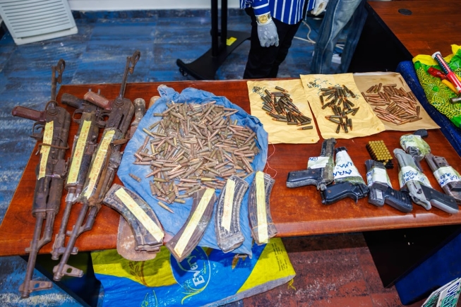 Mother of suspected robber arrested for hiding gun, four suspects including 14-year-old picked up
