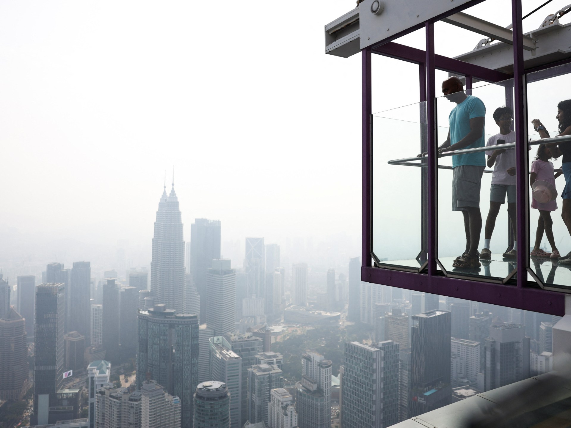 Toxic haze from Indonesian fires chokes Malaysia’s Sarawak