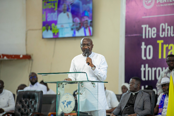 ‘Omo akyi gu ho!’ - Bawumia mocks NDC over broken promises with internet meme