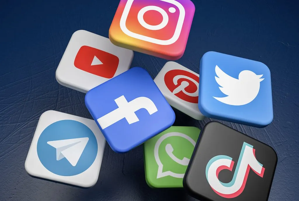 EU announces plan to restrict social media access for under-15s